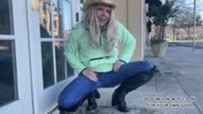 MILF Greta floods her jeans while waiting for her Uber ride at the shopping center (MP4 HD)
