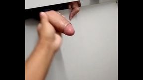 TOQUEI UMA PRO COROA DOTADO NO BANHEIRO DA ESTA&Ccedil_&Atilde_O DE TREM (ANO: 2021)