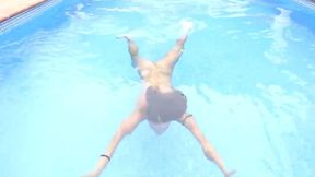 Couple Having Sex in Swimming Pool OUTDOOR porn