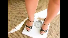 JAMIE LAMORE Cute Blonde 4'_11&quot_ 95lb Cutie Pounded by Huge Cock and Gets Huge Cum Facial