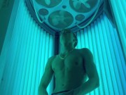 Big dick caught on camera in a tanning room📸