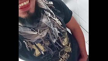 Regando los ba&ntilde_os.