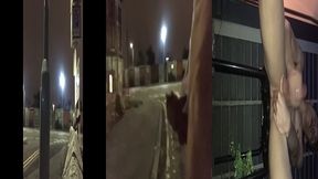 se exibindo pelado na rua, masturbando e se mostrando para os carros que passam com risco de flagra.