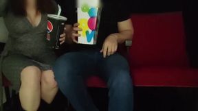 Me fui con mi amiga CLOE al cine.. y mira lo que sucedió ??