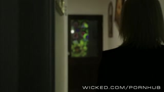 24 XXX: Jack Bauer’s Daughter gets devirginized by 2 hard cocks!