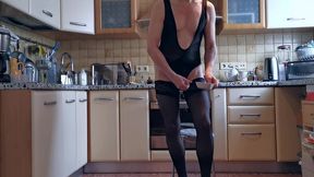 what is happening behind the stage at sissy slut kitchen at the morning