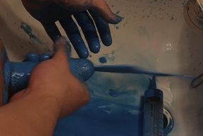 Inject 400ml paint into the bladder