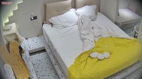 » 民宿酒店 男人等的美少婦身材苗條 脫衣之後的大奶子很驚艷 男人拿臉撞屁股有點意思 舔狗本狗無疑 酷愛成人網–coolinet.net