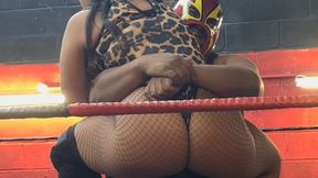 nadia sapphire gets crushed and bearhugged