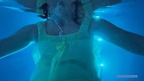 Carissa in the vintage babydoll nightgown underwater part 2