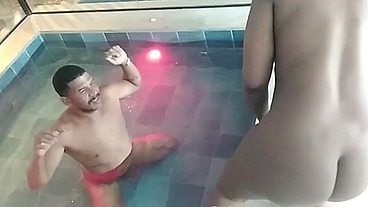 Duas irmãs queria experimentar o sexo do coroa