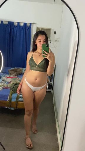 Teen onlyfan shows off her tits