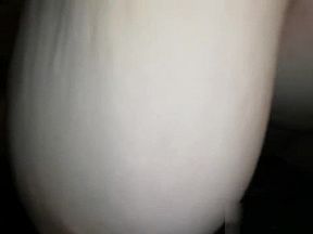 Riposo pomeridiano sborrando sulle tette e in faccia