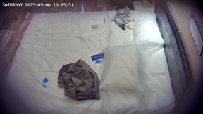 流出精品酒店近距離視角偷拍大學生情侶有高跟鞋情節的變態男友玩弄老師風吊帶絲襪女友