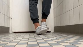 KIRA HAS FUNGUS FEET AGAIN - MOV HD
