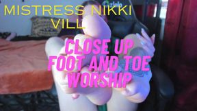 UpClose Foot and Toe Worship