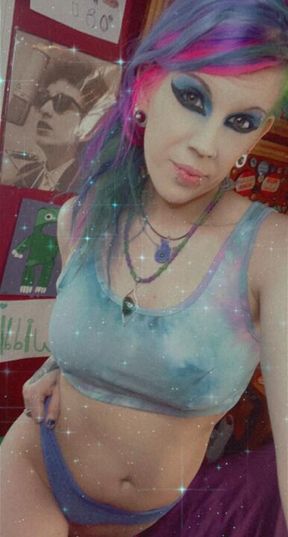 19:01:- Free-Spirited Slut Play