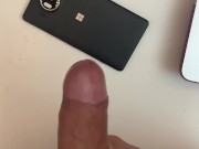 POV me MASTURBE y llené de SEMEN el teléfono de mi PADRASTRO