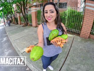 Hot Lalin girl Fruit Vendor Picked Up For Sex With Casting Agent - MAMACITAZ