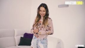 AMATEUR EURO - Lucky Plumber Has The Chance To Fuck A Real Hot Bombshell - Taylor Sands