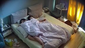 酒店收藏级呆萌眼镜女化完妆变高冷旗袍女神让男友爽干