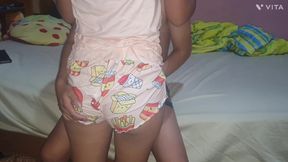 Estaba solita en su habitacion y aproveche para meterme