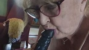 VID Dildo Gumming