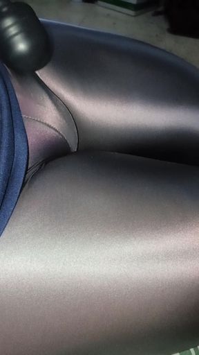 Rub in tight shiny leggins