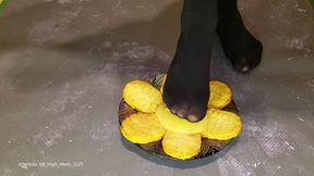 Quark balls with apple sauce