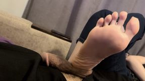 Goddess adriana loves to crush balls