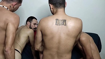 SURUBA COMPLETA - dotados numa foda bem quente, dupla penetração e muito leite