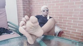 I show my soft soles in underwear (2025)