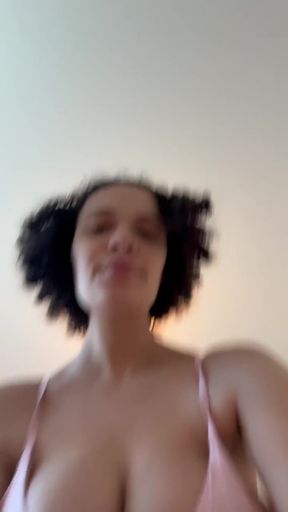 Curvy chocolate lover enjoys solo playtime with strawberries