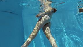 ”Fernanda Releve pink swimsuit gymnast in the pool”