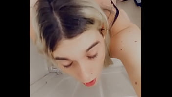 Hot Babe Getting Railed By Mechanical Dildo