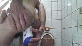 enfiando objetos no cu parte 1
