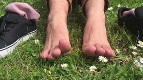 Fun with Feet in Hepburn Springs - Manlyfoot