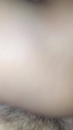 الخيانة واضحة من مصرية مع سعودي عجوز