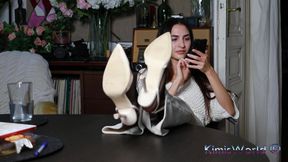 Kerry’s Elegant Nylon Soles & High Heel Shoeplay