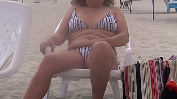 I cum in my stepmom&#039_s pussy, she puts on a bikini and goes out to the beach to show off