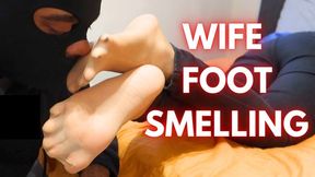 WIFE NYLON FOOT SMELLING IN UGGS