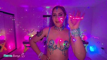 Dahlia Noire Leaves The Rave Behind For A Reckless Night Of Neon Lust!