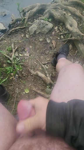 A little jerk by the river, almost cought so no cum. 😪