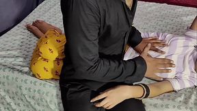 Makan malik ki beti ko choda ghar me akeli pakar