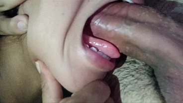 Chupo la verga a mi cuñado hasta venirse mientras mi hermana está en el gimnasio