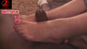 EBONY BBW FOOTJOB