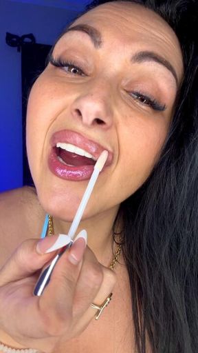 Happy 4th of July! 🇺🇸 Is it really complete without mommy’s mouth, though? 😏🫦💦