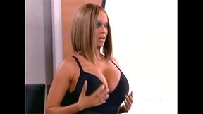 Tyra Banks Titties What Show?