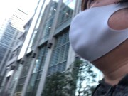普通の日本人が出社する様子です。