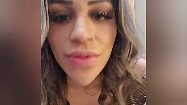 VERY HOT BRAZILIAN BLONDE PLAYING AT HER HOUSE AND MASTURBING VERY HOT
